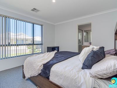 10 Paddle Way, Yanchep