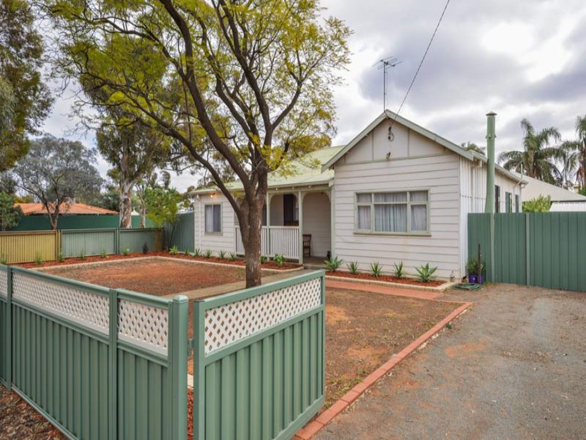 60 Campbell Street, Lamington
