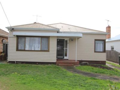 14 Clonard Avenue, Geelong West