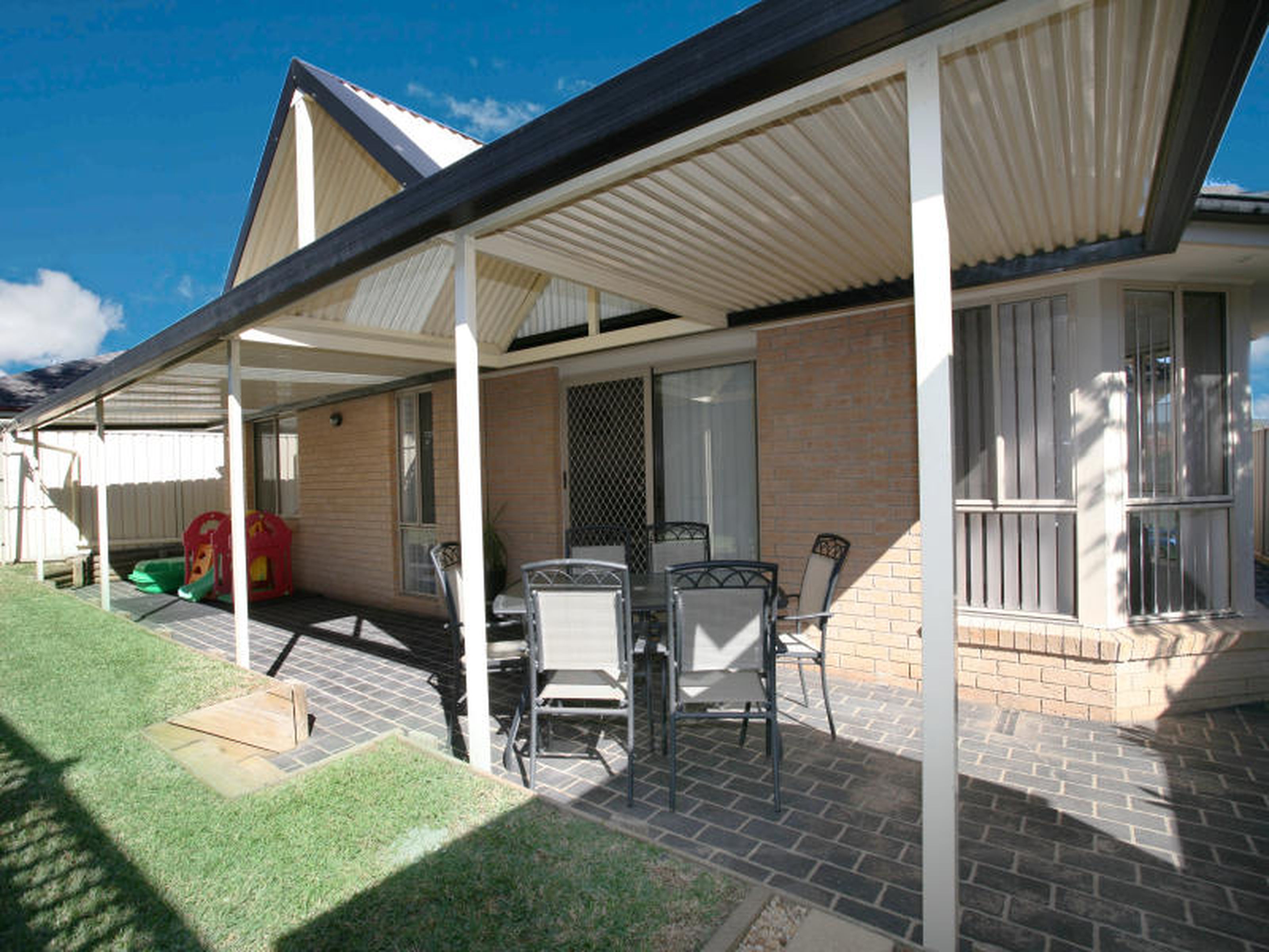 25 Dara Crescent, GLENMORE PARK