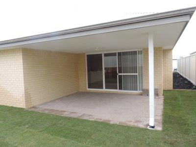 8 Kanooka Approach, Baldivis