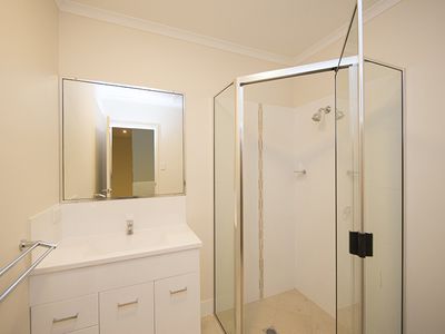 19 / 1 Collins Lane, Kin Kora