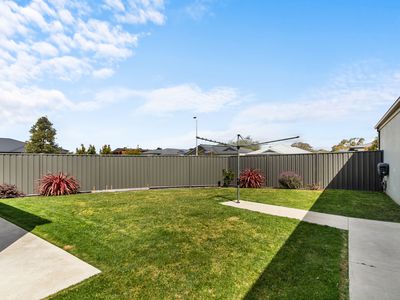 29 Swan Lake Drive, Sale