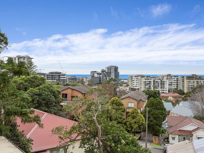 7 / 395 Crown Street, Wollongong