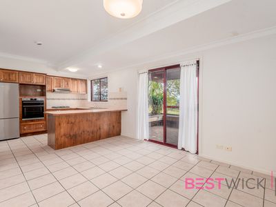 2 / 28 Dees Close, Gormans Hill