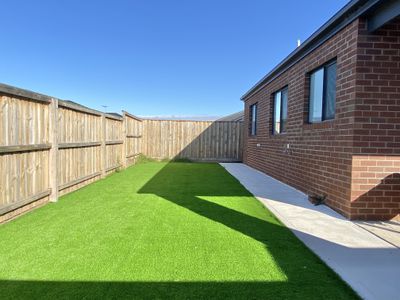 8 Midewin Way, Wyndham Vale