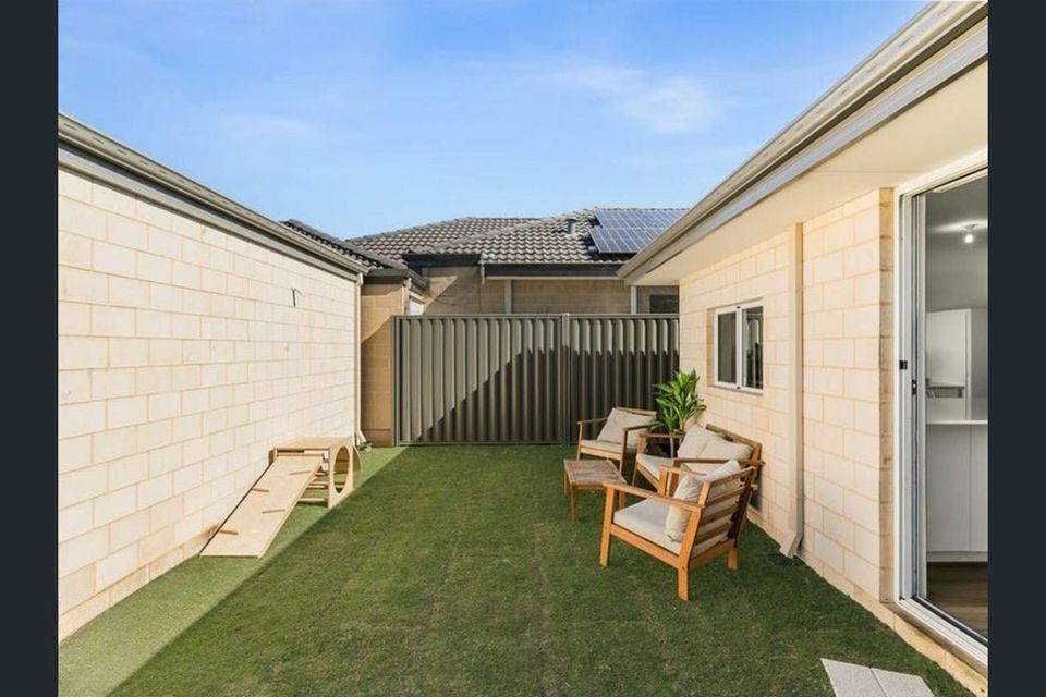 24 Nyilla Approach, Baldivis