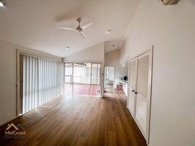 16 Kentia Drive, Forster