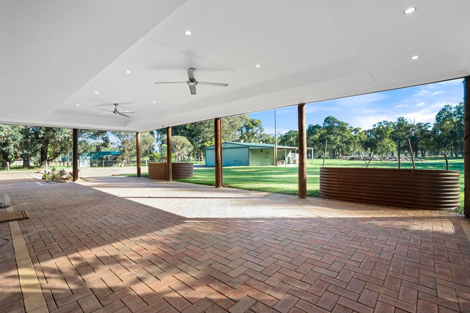 64 Egerton Drive, Serpentine