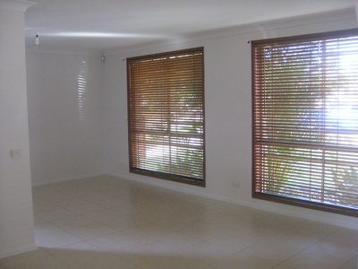 8 Fabian Place, Rosemeadow