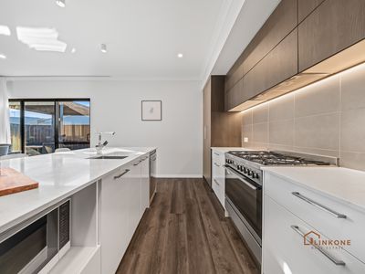 28 Arrowsmith Loop, South Guildford