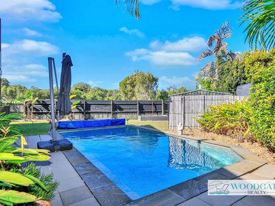 27 MACKEREL STREET, Woodgate