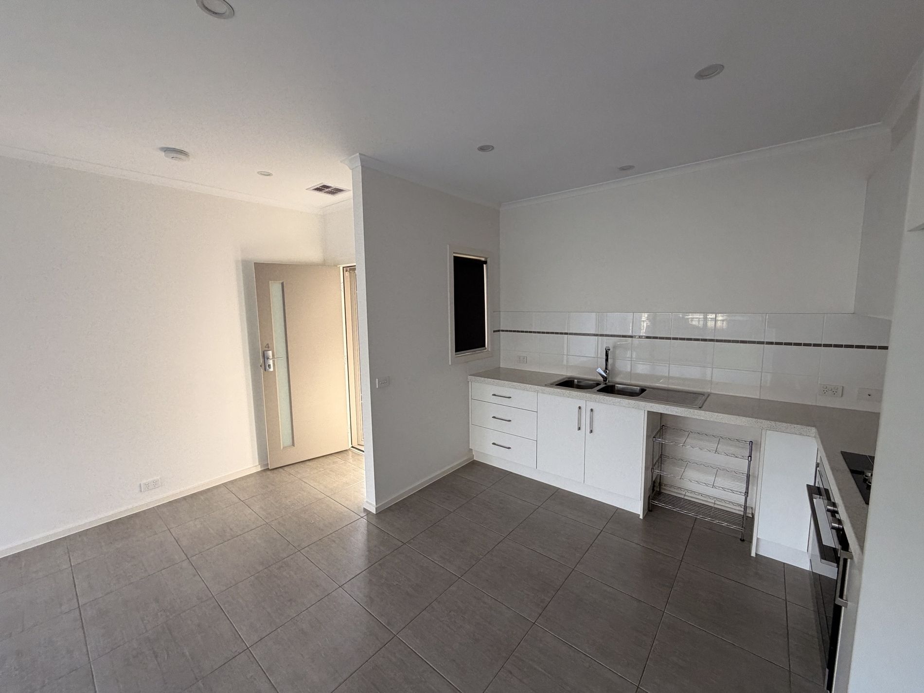 4 / 9 Toyne Avenue, Hamlyn Heights