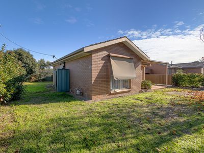 2 / 108 HUONS HILL ROAD, Wodonga