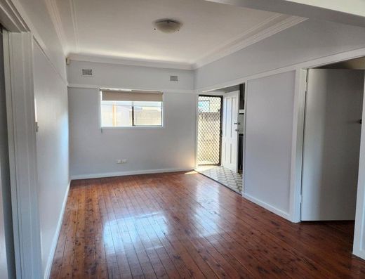 31 Centenary Rd, Merrylands