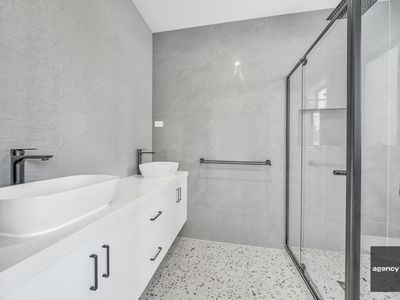 11 Paradoxa Drive, Tarneit