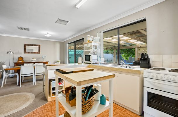 6 Ocean Place, Waikiki