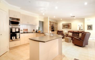 69  Fieldstone Blvd, Beaconsfield