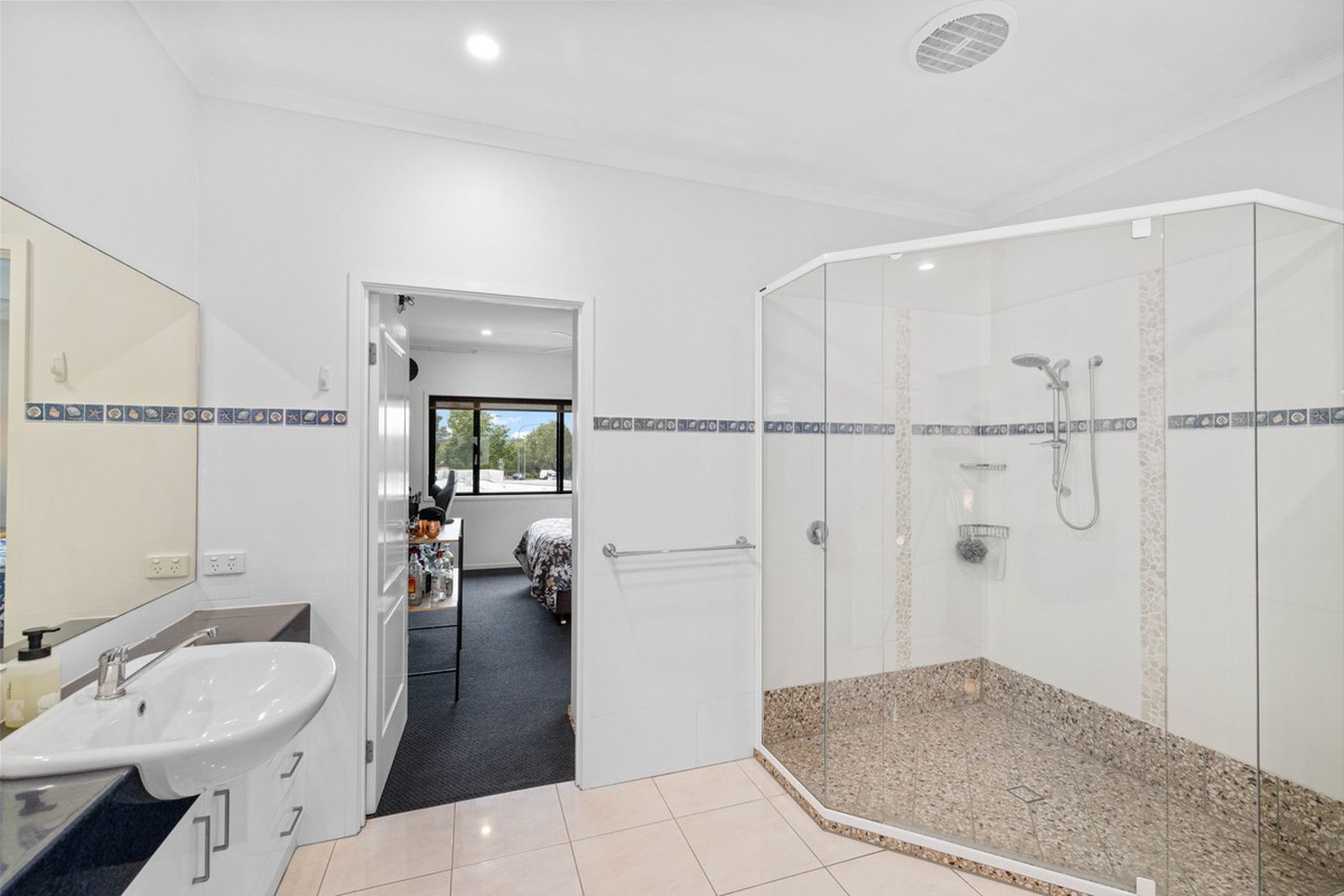 Photo 9 of 23, 3 Maddens Crescent, Peregian Springs