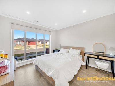 12 Camini Grove, Truganina