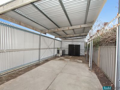 24 Fifth Avenue, White Hills