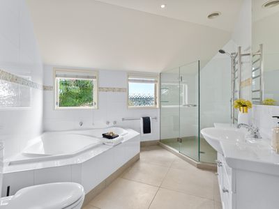 631 Beach Road, Rothesay Bay