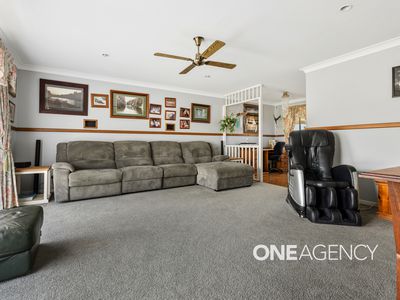4 Hermes Crescent, Worrigee