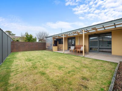 16 Phillip Crescent, Sale