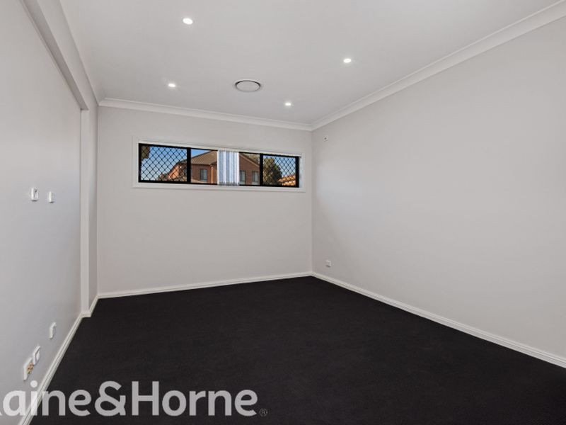 6A Pardalote Street, Glenwood