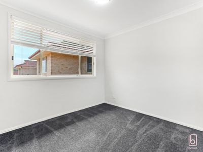 5 / 2-4 Oxford Drive, Lake Haven