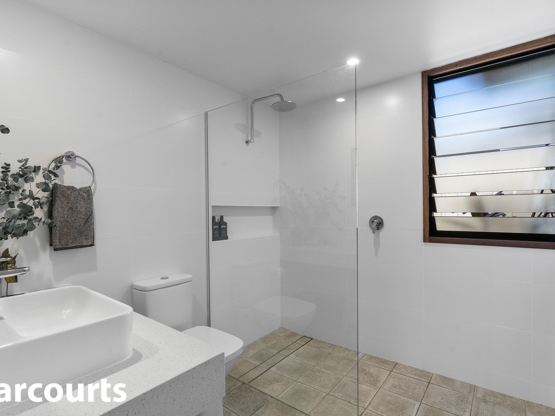 26 Ross Avenue, Narrawallee