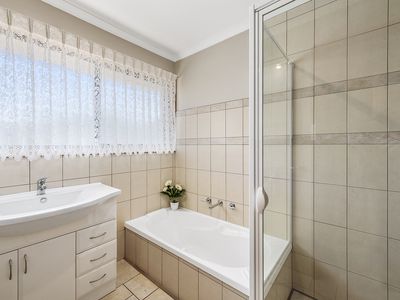 16 Arthur Street, Beachport