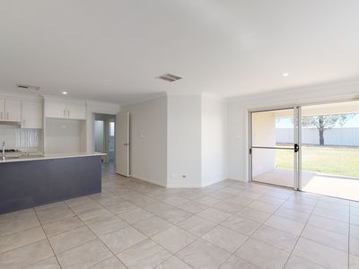 59 Champagne Drive, Dubbo