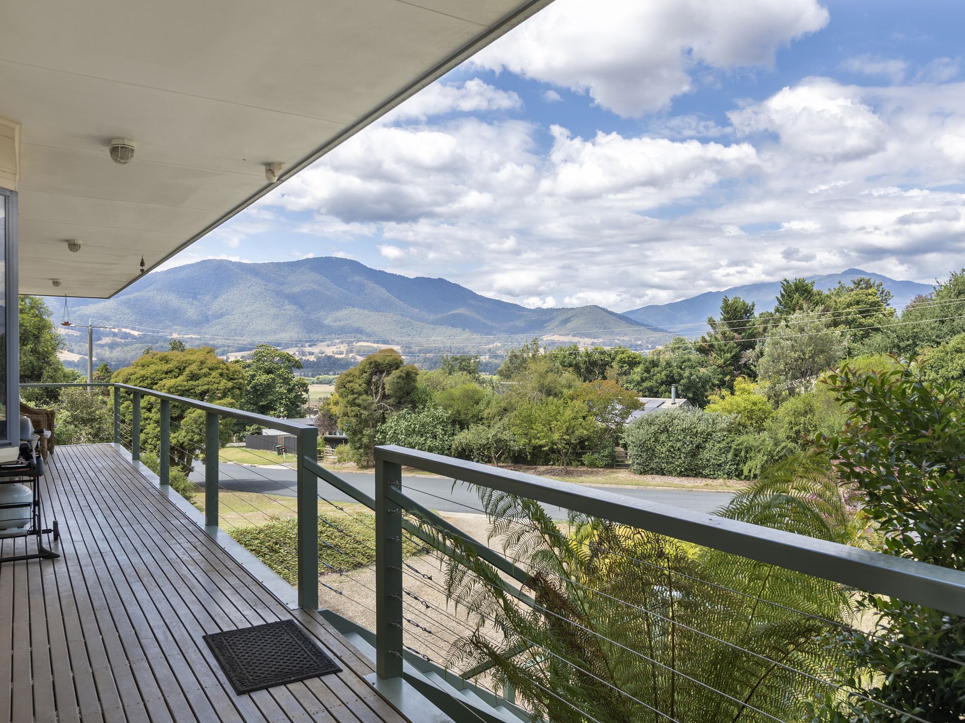 6 Charles Street, Tawonga