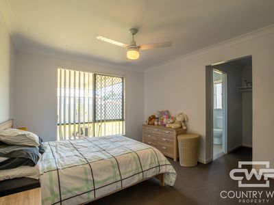 22 Claret Ash Drive, Guyra