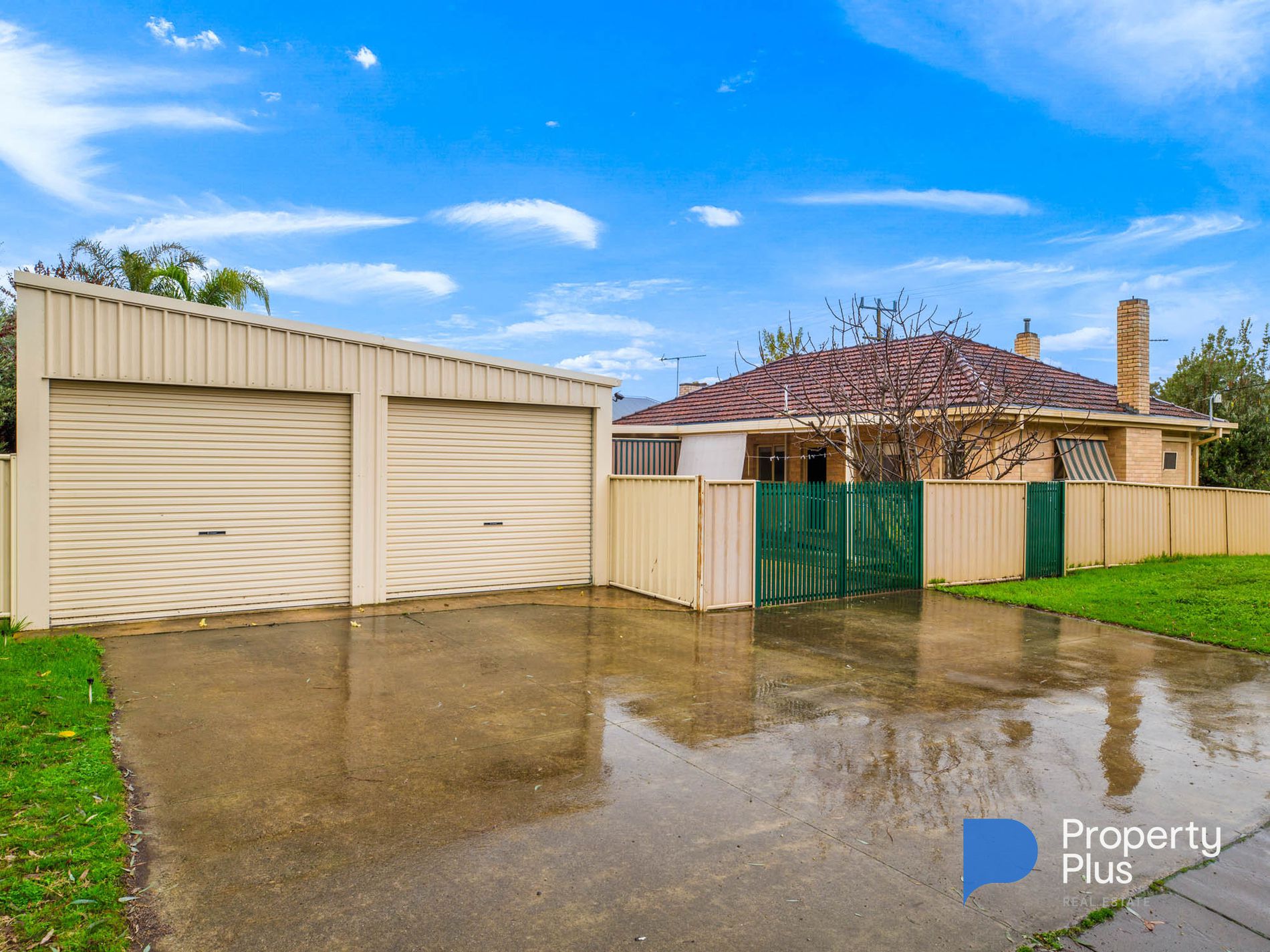 154 MacKenzie Street West, Golden Square