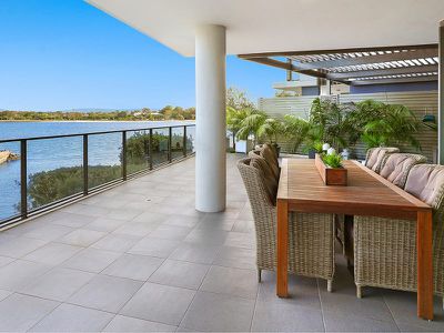 31102 / 2 Ephraim Island , Paradise Point