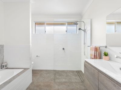 139 Angus Drive, Failford