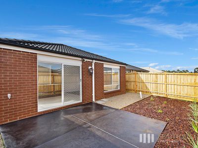 8 Frogmore Street, Pakenham