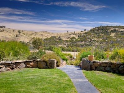 2735 Beechworth Road, Leneva