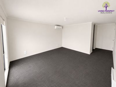 33 / 39 Astley Crescent, Point Cook