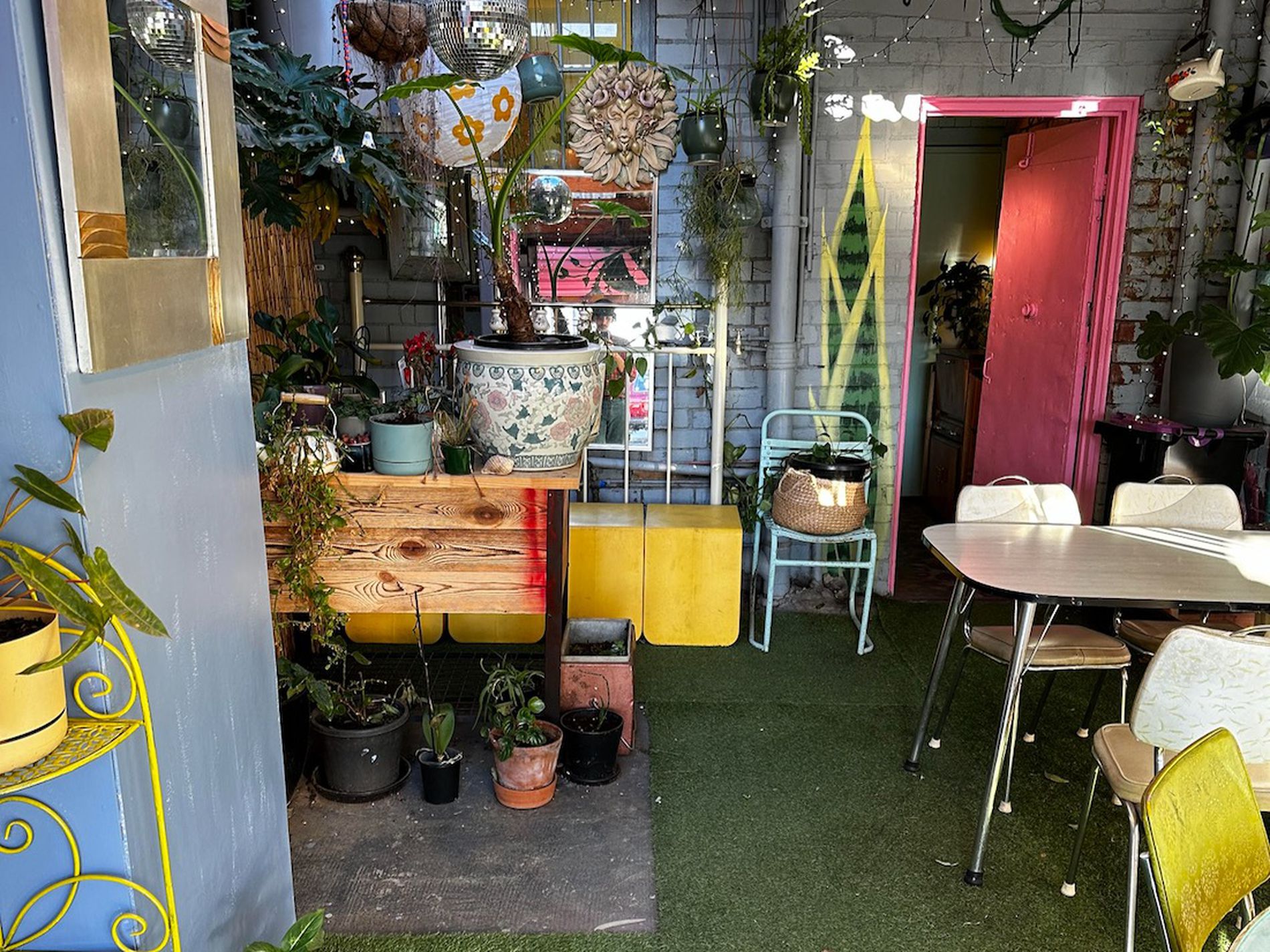 Cafe Business for Sale Brunswick with Residence