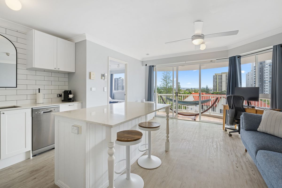 50 / 210 Surf Parade, Surfers Paradise