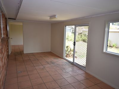 32 John Glenn Place, Dubbo