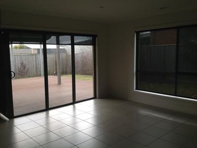 27 Paraffin Drive, Leopold