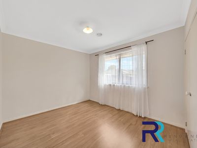 12 Lucindale Road, Wollert