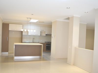 3 / 8 Arbory Close, Dubbo