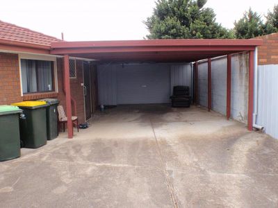 64 Concord Circuit, St Albans