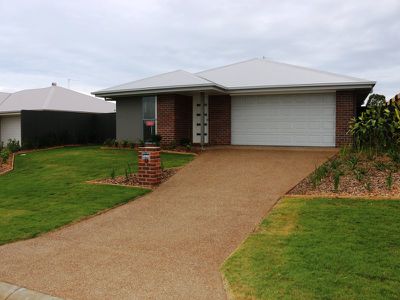 12 O'CONNELL Parade, Urraween