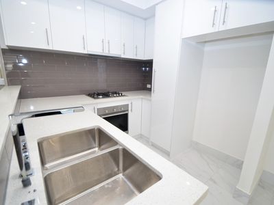 6 / 30 norman street, St James